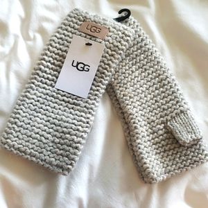 UGG fingerless knit light grey